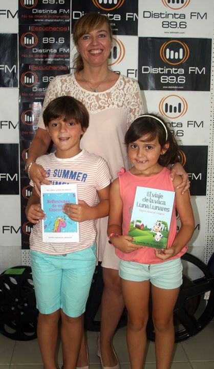 La escritora de libros infantiles y poemas, ZAYRA ABASC...